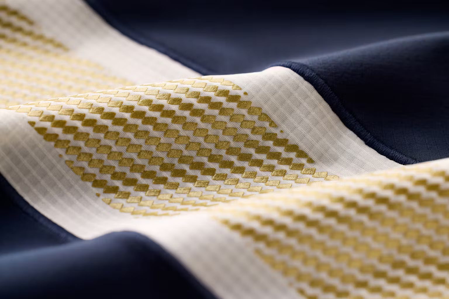 Tracksmith Men's Strata Tee - Navy/Ivory/Gold