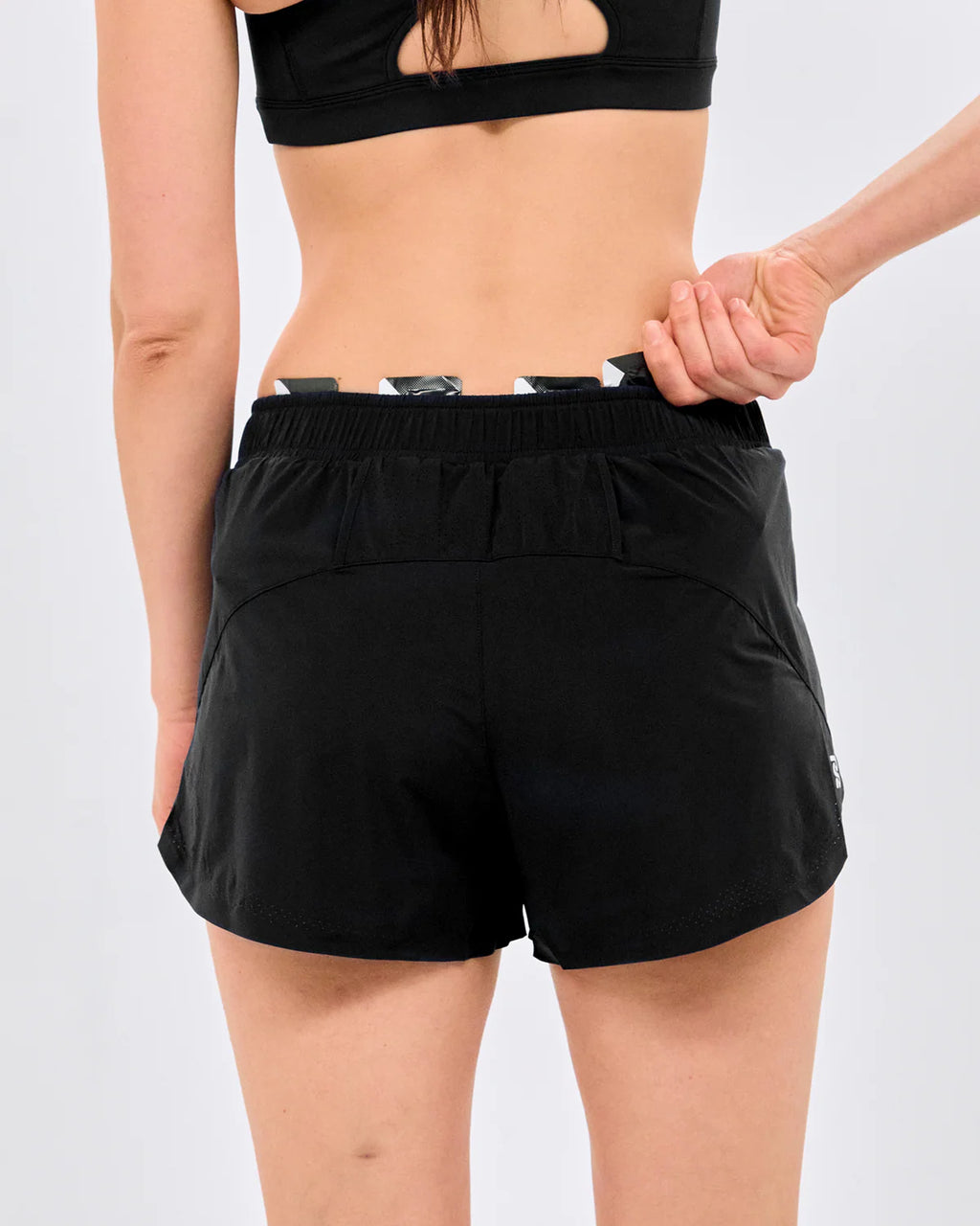 Bandit Running Women's Vento™ 4" Wave Short - Black