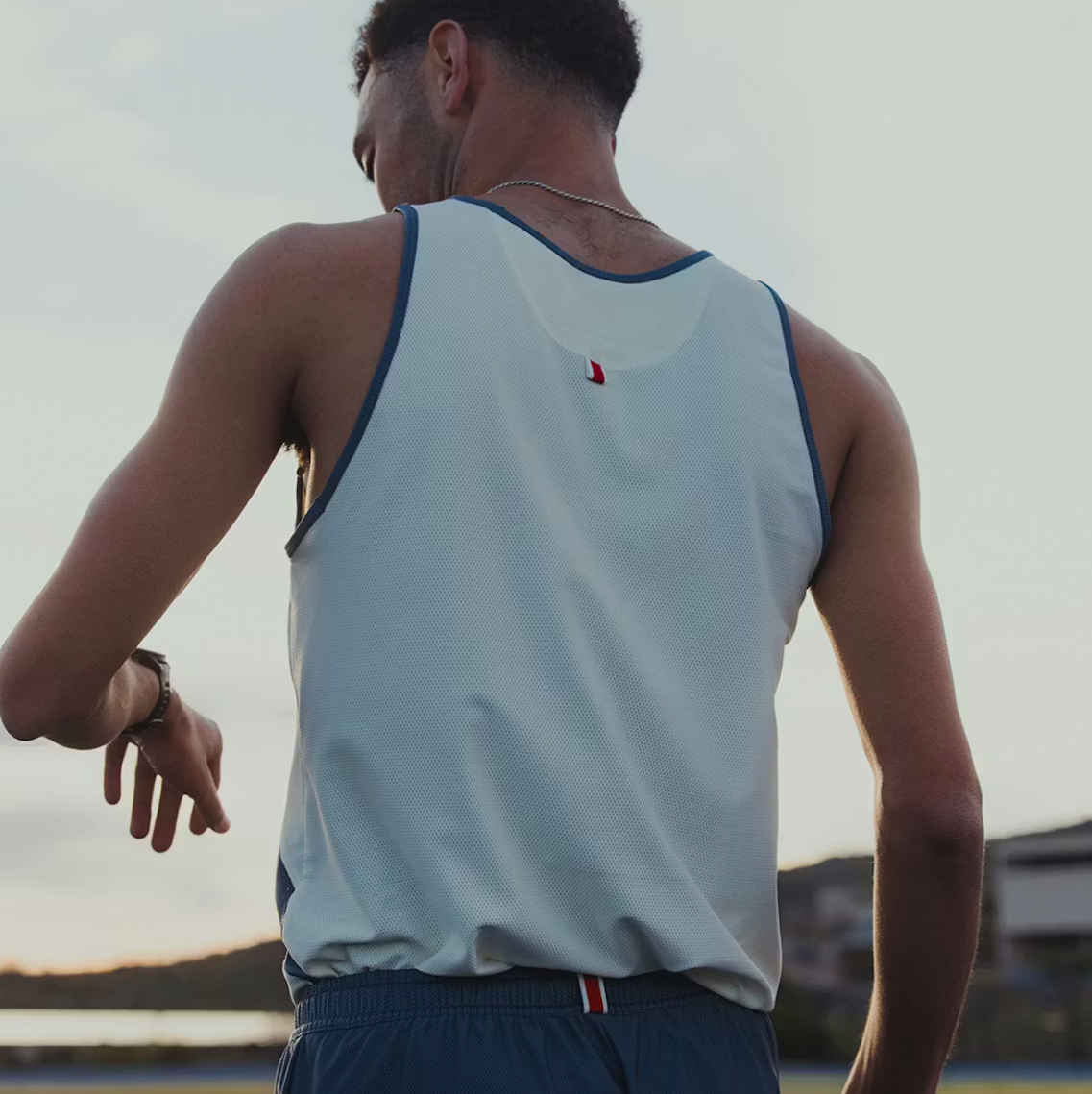 Tracksmith Men's Van Cortlandt Singlet -IVORY/BERING SEA