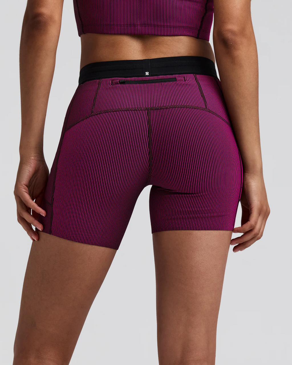 Bandit WOMEN'S STRIPED CADENCE™ 5" COMPRESSION SHORTS - ESPRESSO / AZALEA