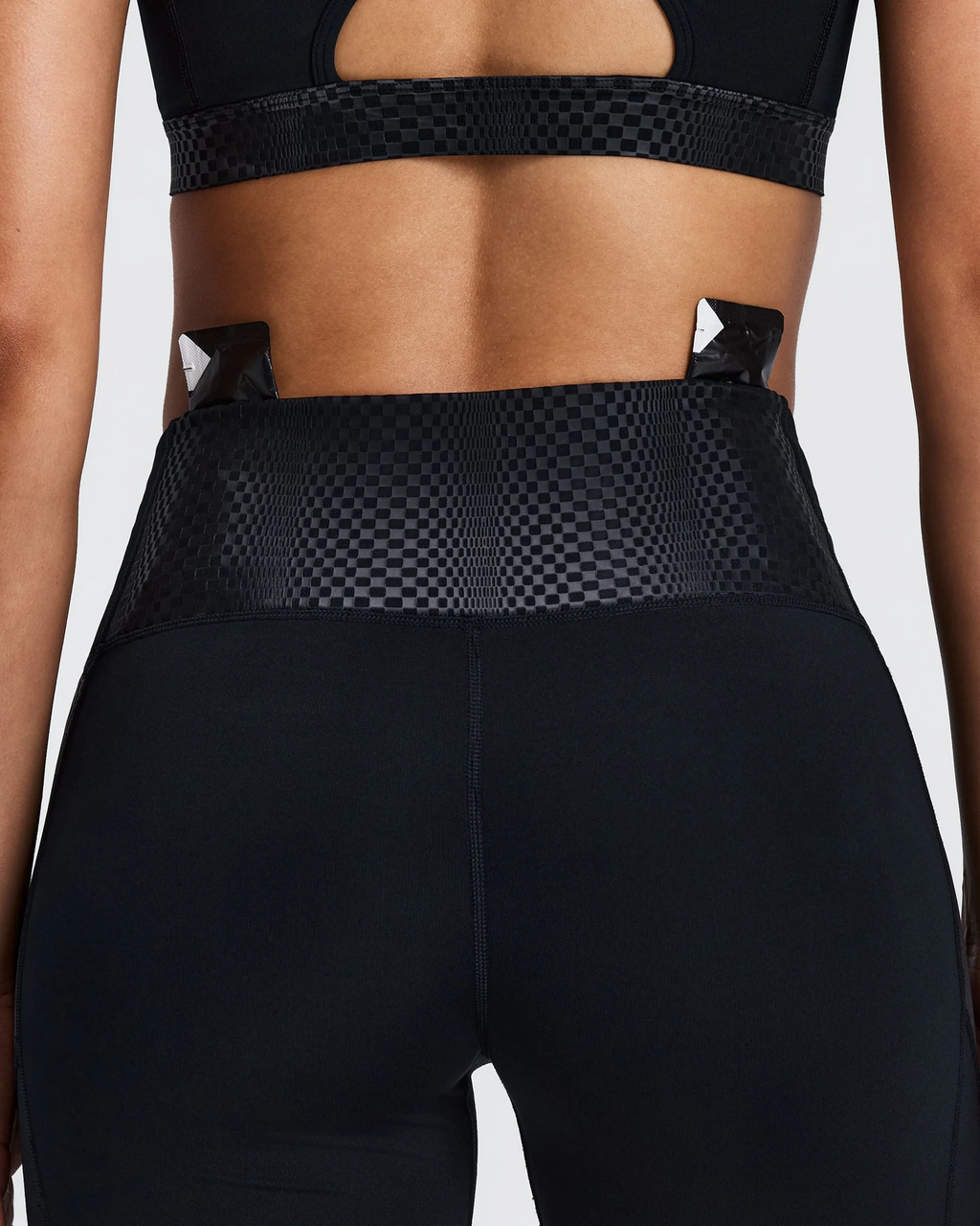 Bandit WOMEN'S STAMINA-V™ THRESHOLD 5" HIGH WAIST COMPRESSION SHORTS - Black