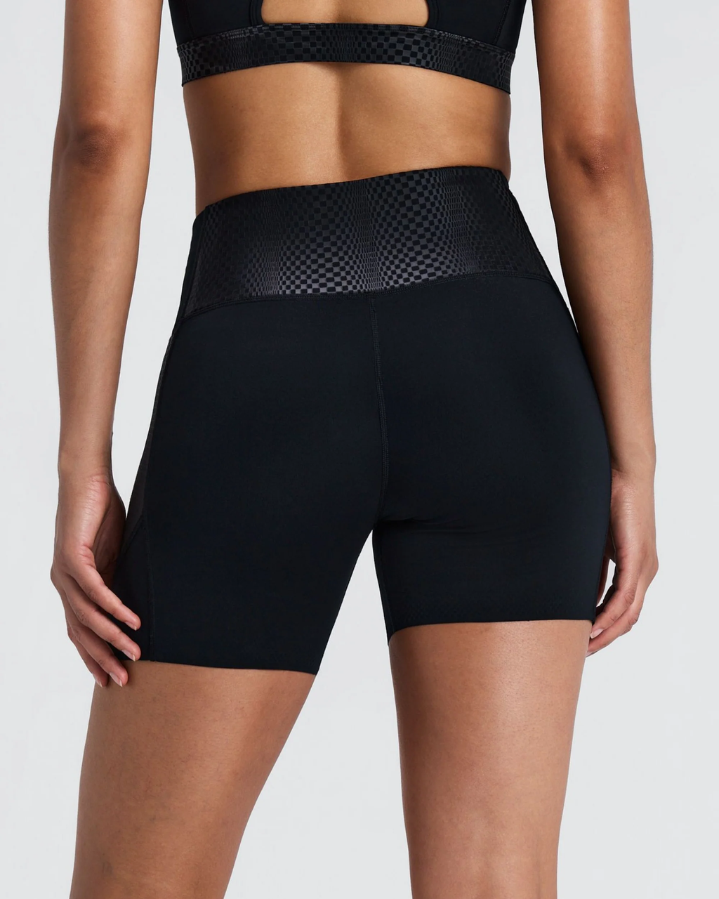 Bandit WOMEN'S STAMINA-V™ THRESHOLD 5" HIGH WAIST COMPRESSION SHORTS - Black