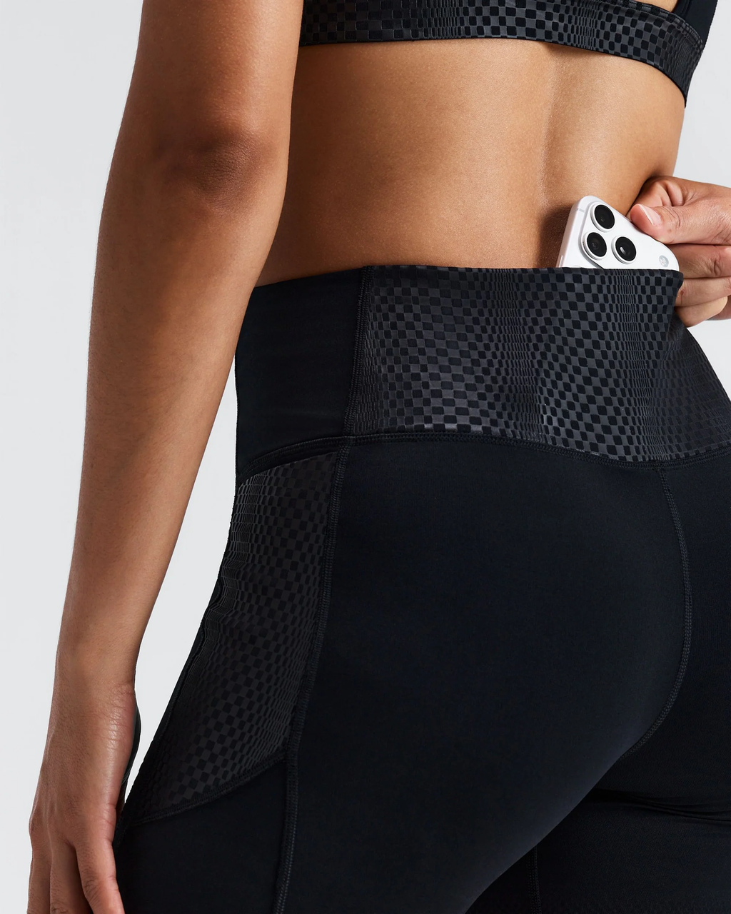 Bandit WOMEN'S STAMINA-V™ THRESHOLD 5" HIGH WAIST COMPRESSION SHORTS - Black