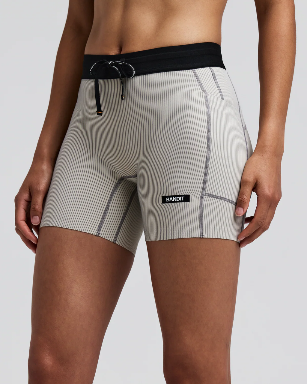 Bandit WOMEN'S STRIPED CADENCE™ 5" COMPRESSION SHORTS -PLASTER / SLATE