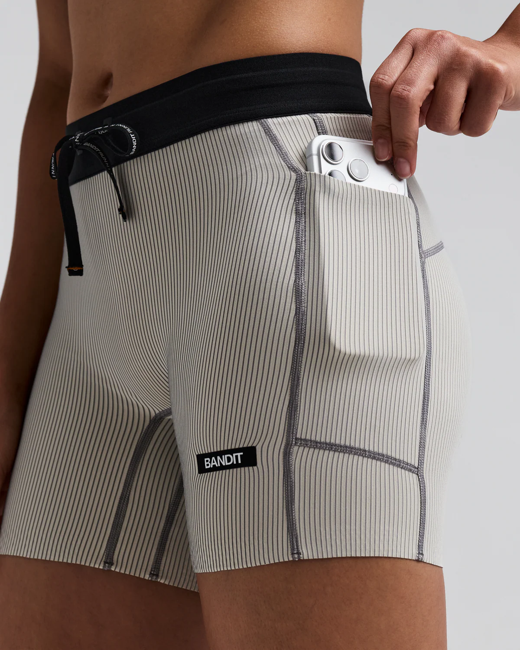 Bandit WOMEN'S STRIPED CADENCE™ 5" COMPRESSION SHORTS -PLASTER / SLATE