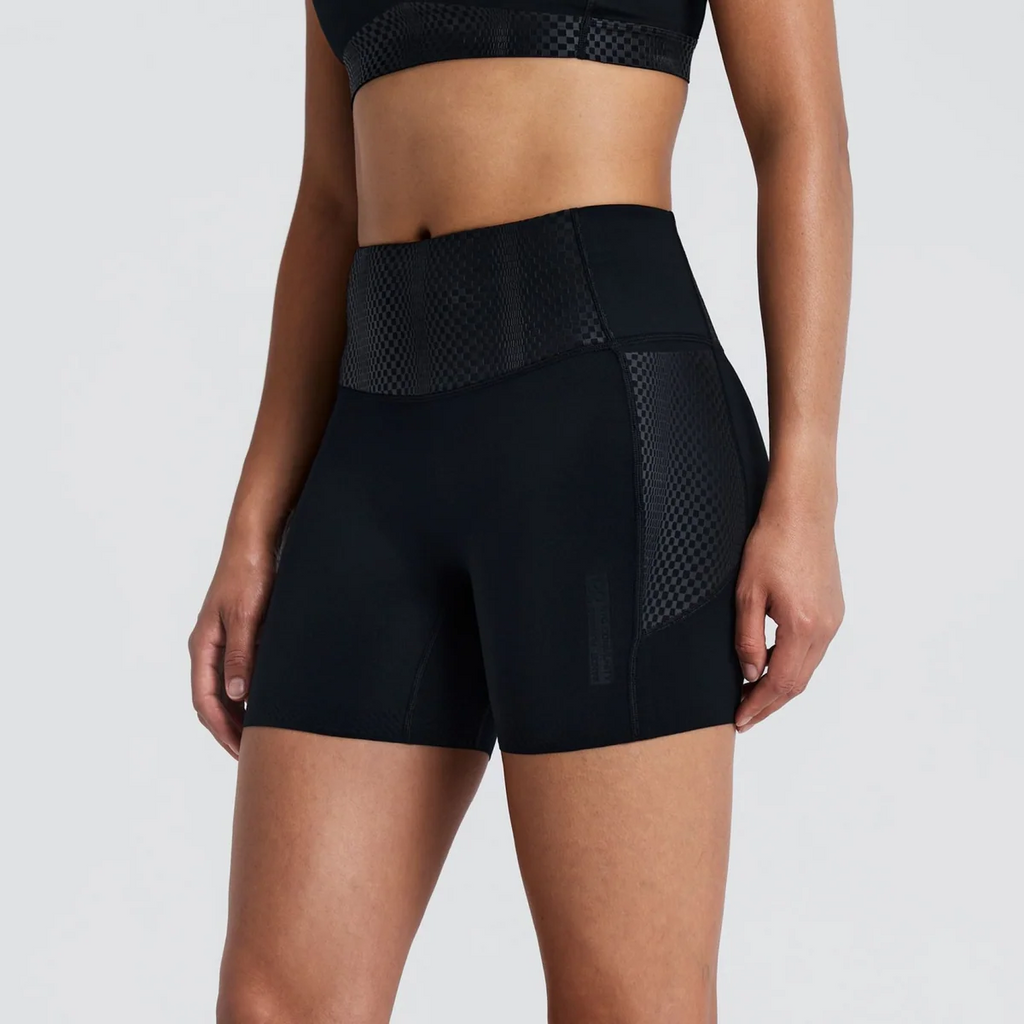 Bandit WOMEN'S STAMINA-V™ THRESHOLD 5" HIGH WAIST COMPRESSION SHORTS - Black