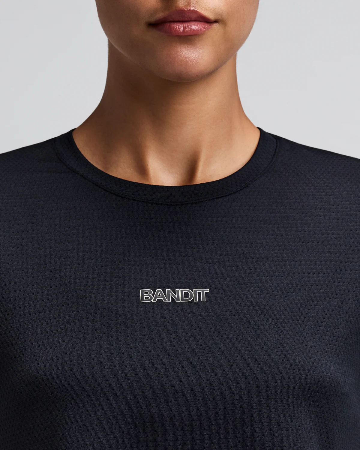 Bandit Women's Micromesh™ Cropped Run Tee - Black