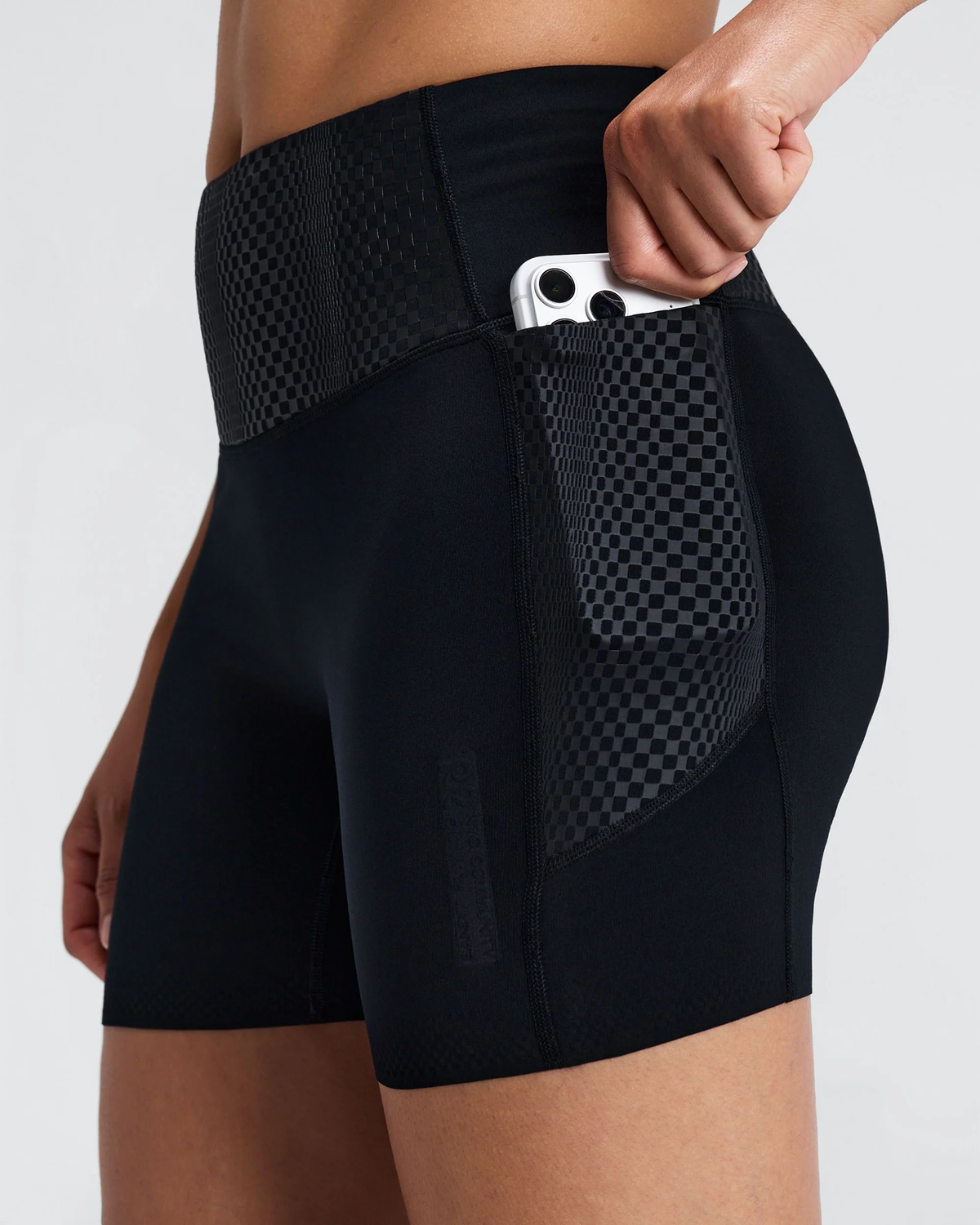 Bandit WOMEN'S STAMINA-V™ THRESHOLD 5" HIGH WAIST COMPRESSION SHORTS - Black