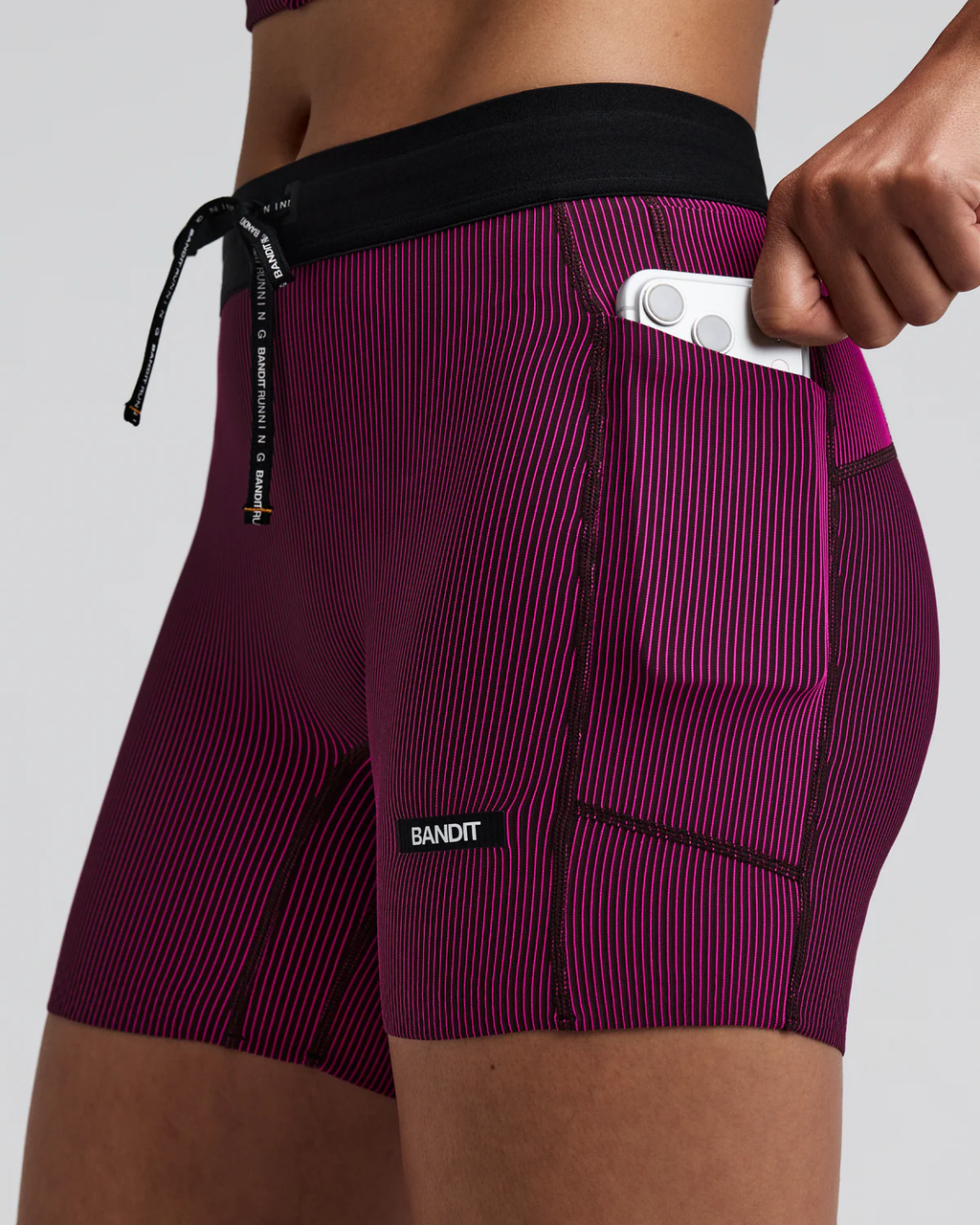 Bandit WOMEN'S STRIPED CADENCE™ 5" COMPRESSION SHORTS - ESPRESSO / AZALEA