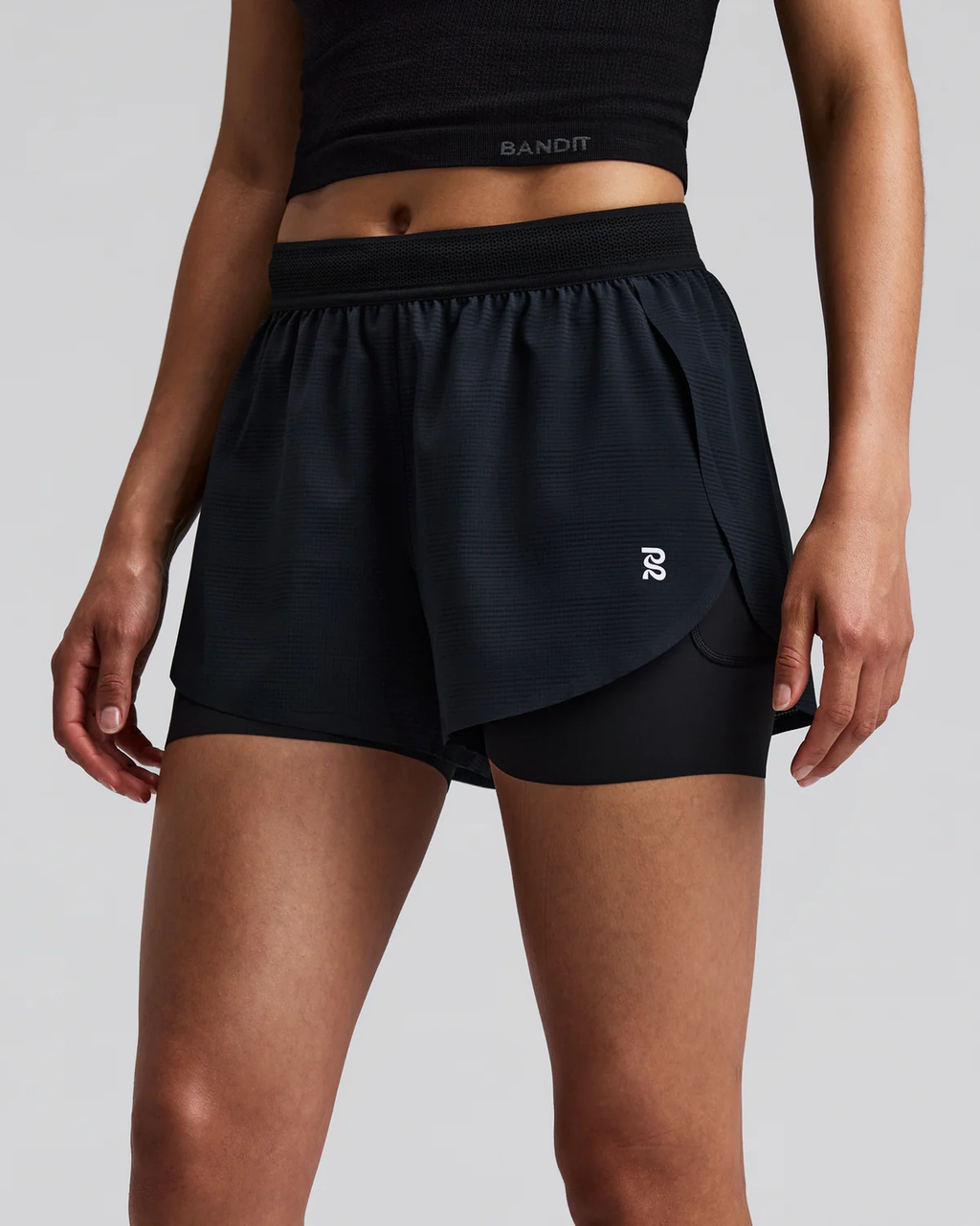 Bandit WOMEN'S COOLGRID™ 2-IN-1 RUN SHORTS - BLACK