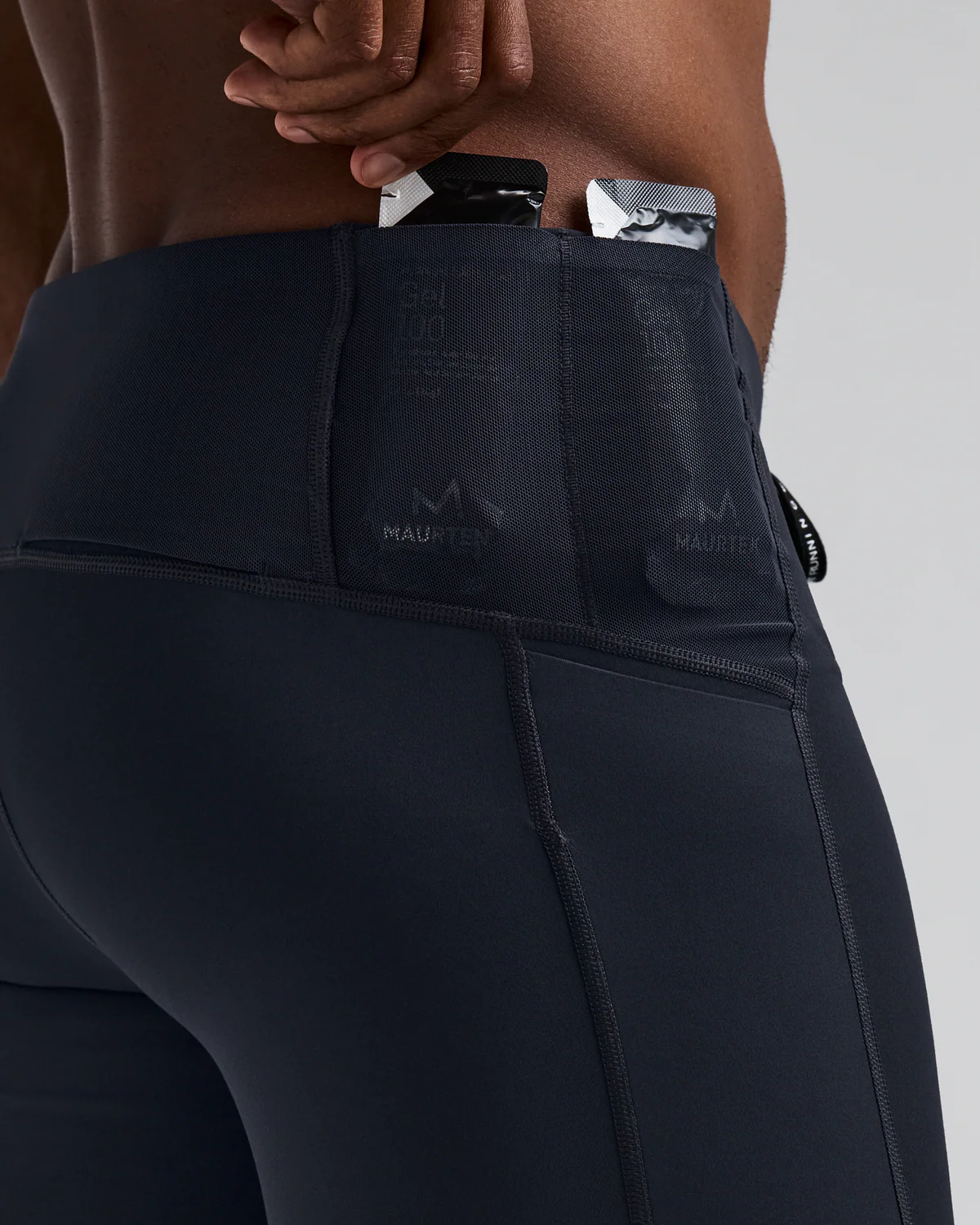 Bandit Running MEN'S VANISHER™ HALF TIGHTS - ANTHRACITE