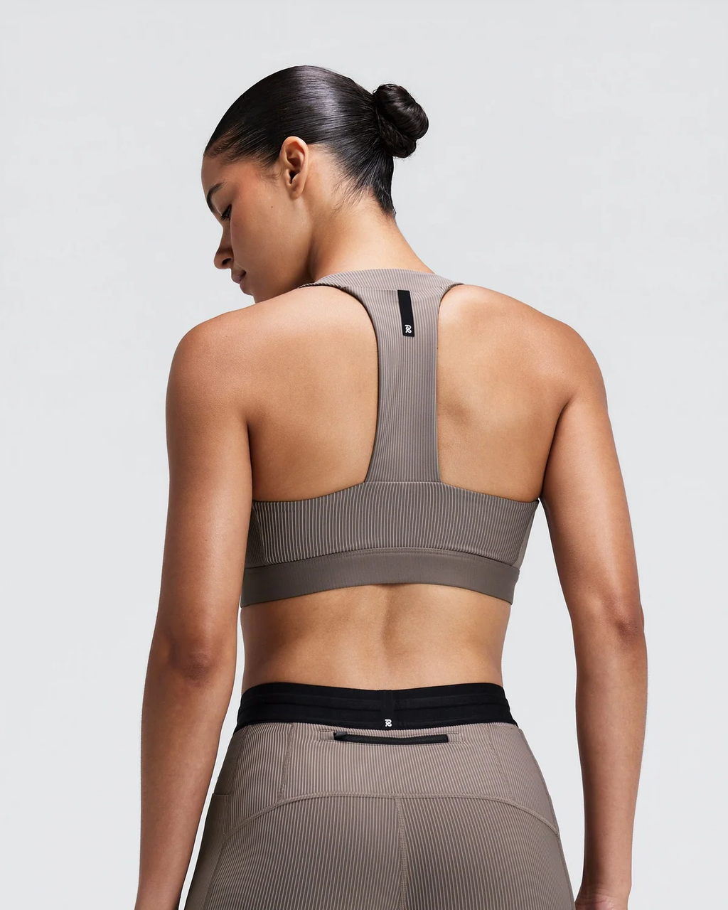 Bandit Women's Striped Cadence™ Scoop Neck T-Back Run Bra - CONCRETE TAUPE / COCOA